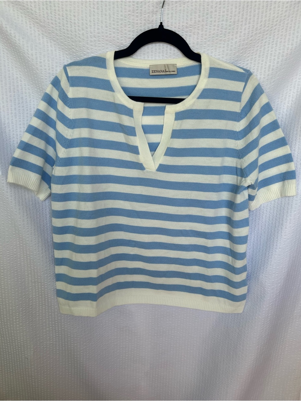 Zenana Outfitters Light Blue & White Striped Short Sleeve Knit Top Size Medium